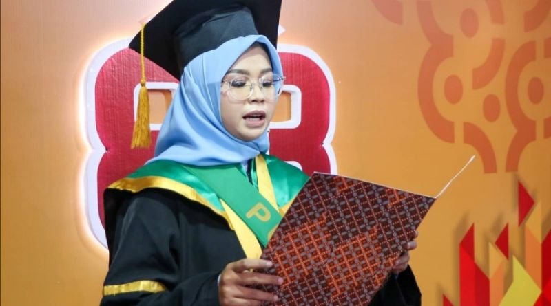 Ririn Herawati Raih IPK Tertinggi  Wisuda Ke-83 UIN Sunan Gunung Djati Bandung