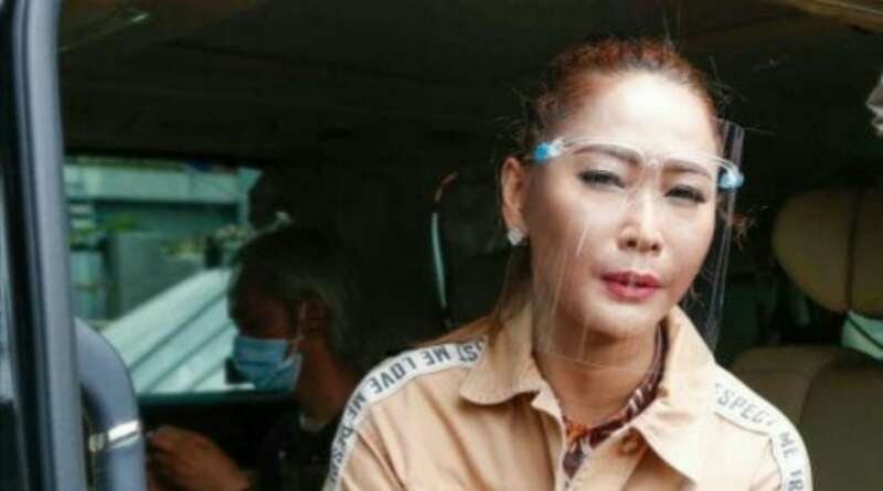 SELEB: Colek Jokowi, Inul Daratista Curhat Usaha Karaokenya Serupa Anak Tiri