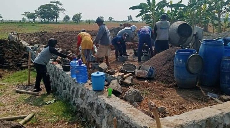 Bangun Musala, Warga Brondong Harapkan Bantuan