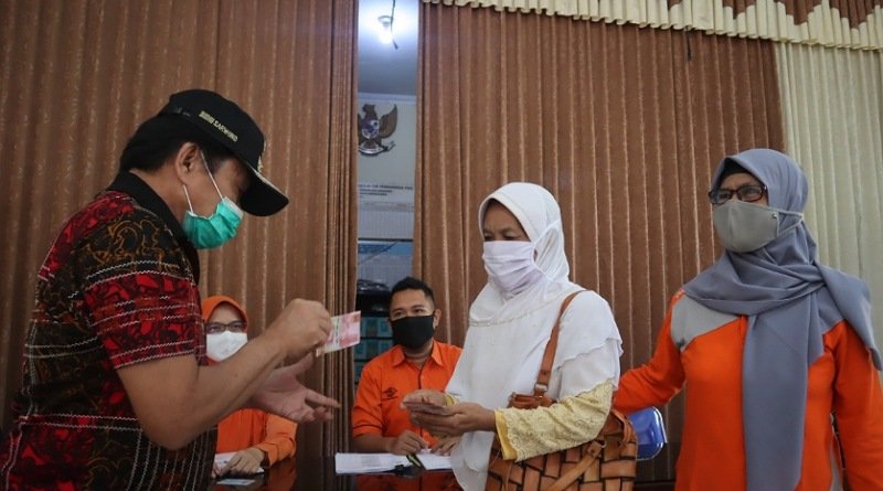 BLT Tahap III Cair, Bupati Himbau Masyarakat Tetap Tanggap Corona