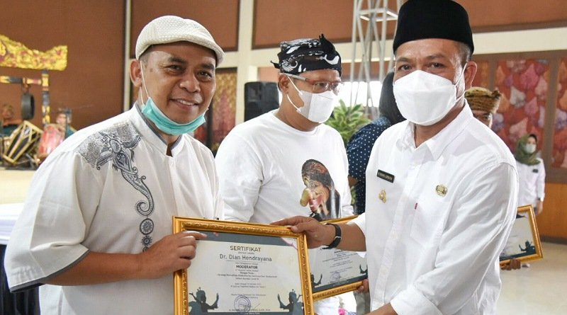 Bupati Bandung Wajibkan Warganya Berbahasa Sunda Di Hari Rabu