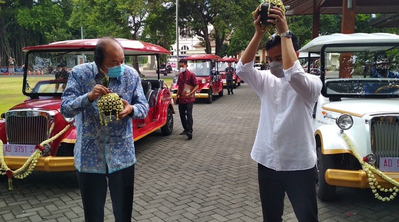 Solo Mendapat Bantuan 8 Mobil Listrik Wisata dari Tahir Foundation
