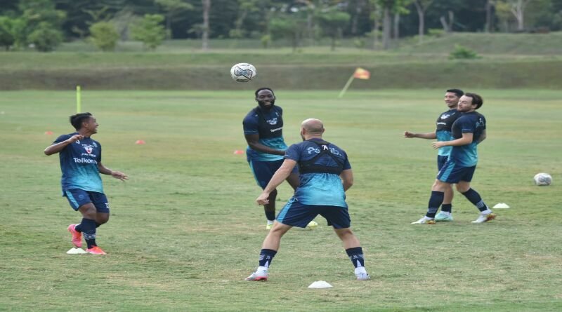 MAUNG BANDUNG: Supardi dan Wander Luiz Latihan Terpisah