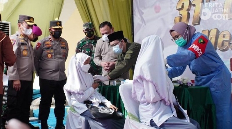 Tinjau Pelaksanaan Vaksinasi, Ketua KPK dan Kapolda Jatim Datang ke Sidoarjo