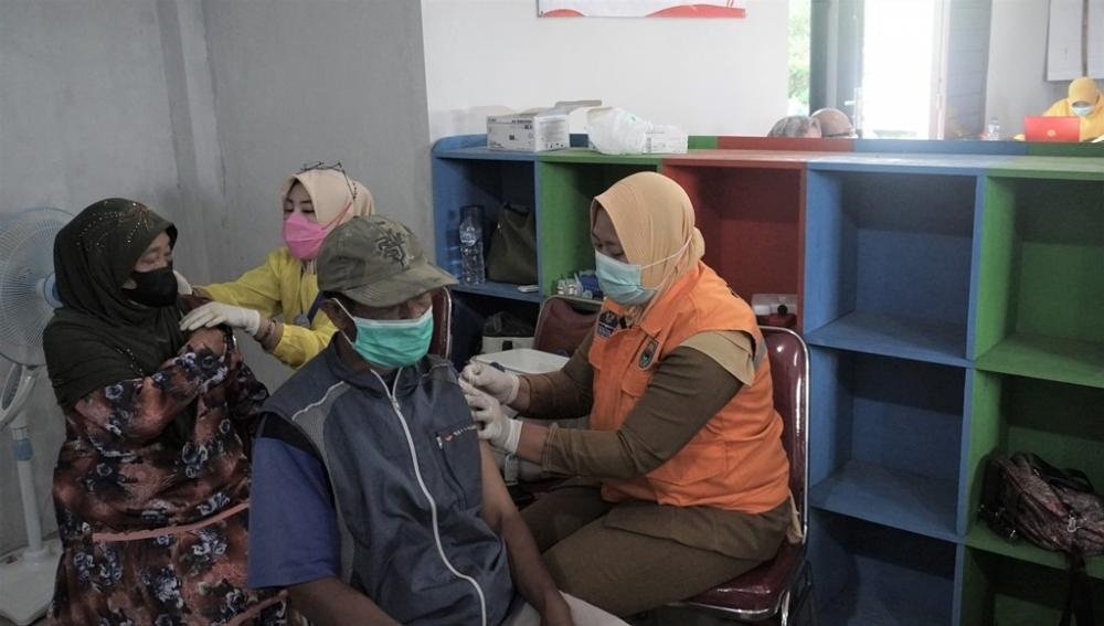 Rata-Rata Petani, Vaksinasi Desa Jlamprang Batang Sudah Capai 90%