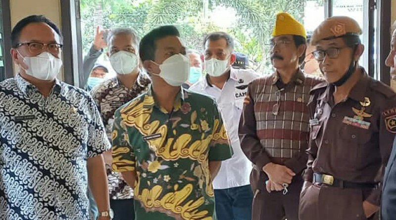 Seusai dari Kejari Bale Bandung, Bupati Dadang Supriatna Datangi DPC LVRI