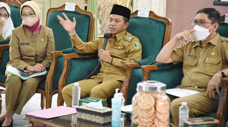 Tanggulangi Kemiskinan Ekstrim, Bupati Bandung Ambil Langkah Anggarkan Top Up BLT Desa