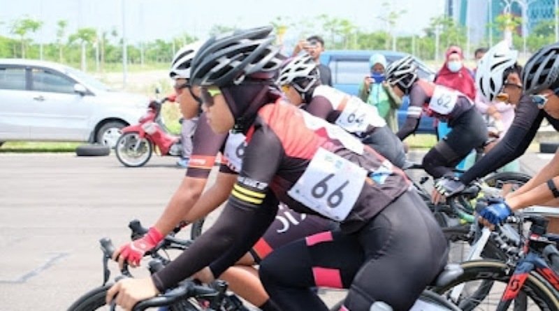 Balap Sepeda 'Suroboyo Race 2021' Resmi Dibuka Wali Kota Eri Cahyadi
