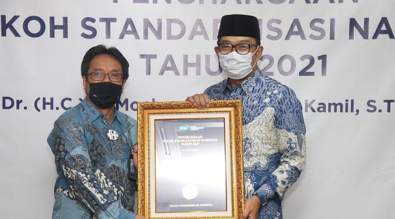 Ridwan Kamil Dinobatkan Sebagai Tokoh Standarisasi Nasional 2021