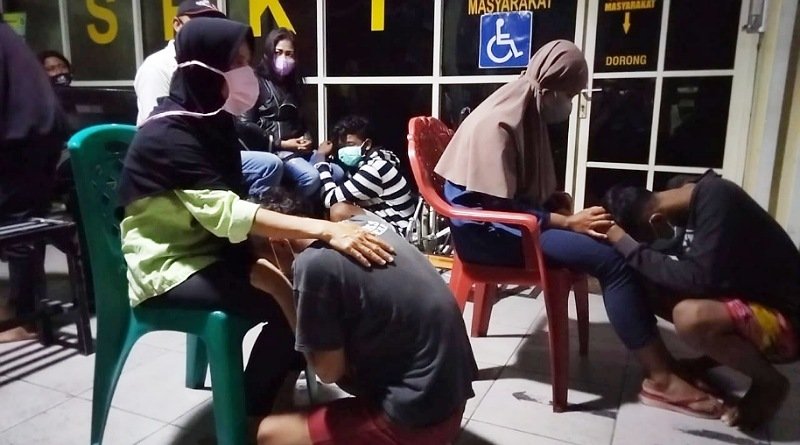 Gangster ini Garang di Jalan, "Mewek" di Kantor Polisi