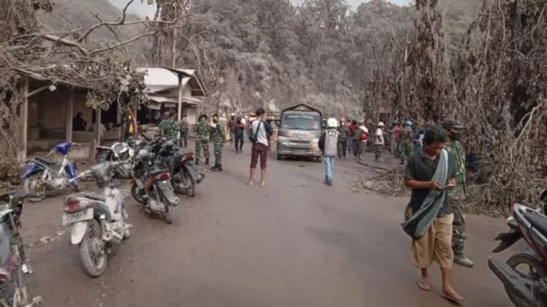 Erupsi Gunung Semeru, Kepala BNPB Terbang Ke Lumajang Tinjau Lokasi Terdampak
