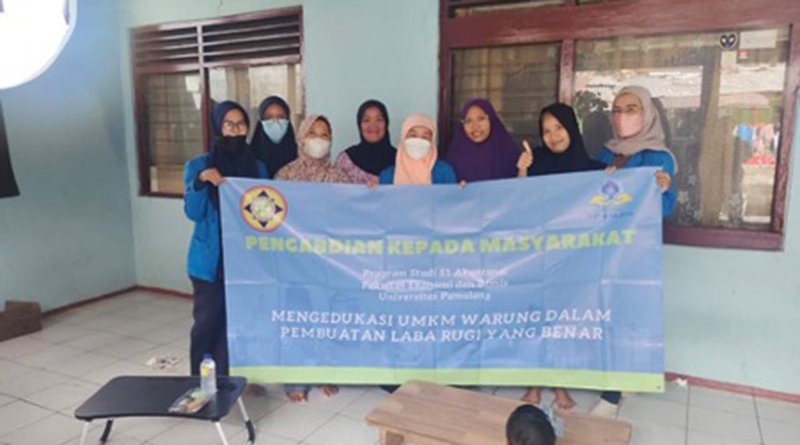 Mahasiswa Unpam Melatih Ibu-ibu Pemilik UMKM Membuat Laporan Laba Rugi