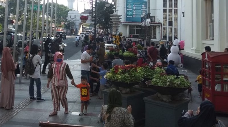 Pemeras Diduga Berkeliaran di Kawasan Asia Afrika Bandung, Modusnya Difoto Memegang Botol Kopi