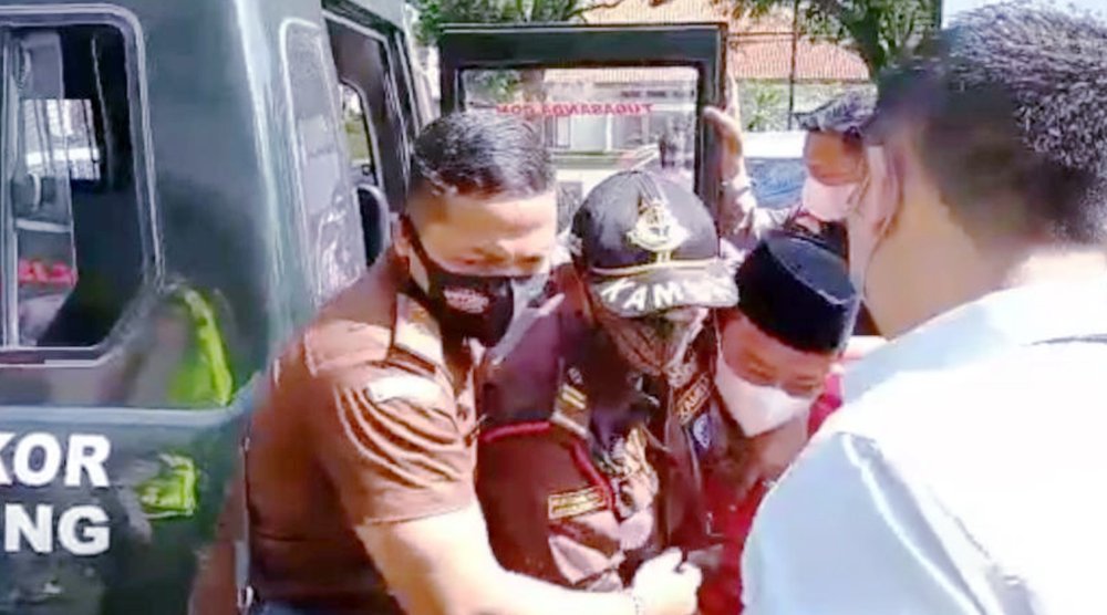 JPU Tuntut Herry Wirawan dengan Hukuman Mati dan Kebiri Kimia