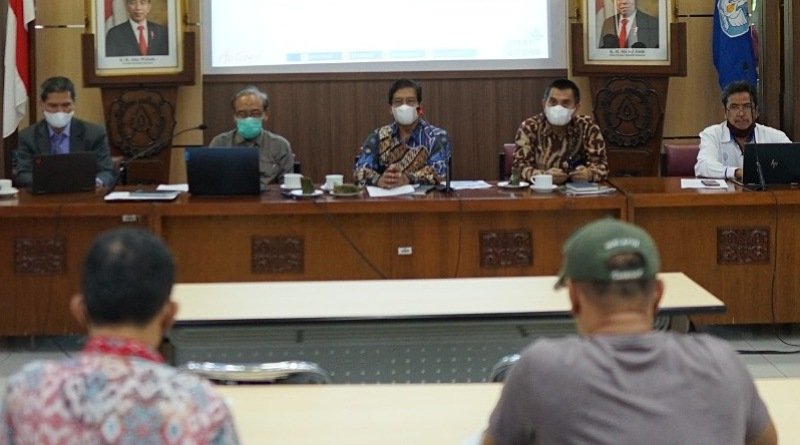 UNS Beri Penghargaan Khusus untuk Menkeu Sri Mulyani. Ini Pertimbangannya
