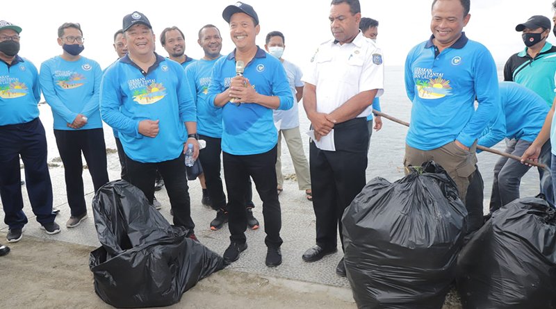 Menteri Trenggono Ajak Pemda Gerakkan Masyarakat Raja Ampat Jaga Kesehatan Laut
