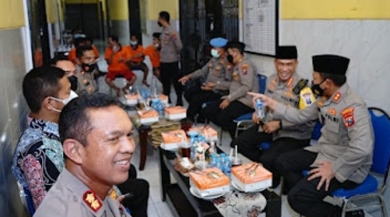 Ramadhan Berkah, Kapolrestabes Surabaya Gelar Buka Bersama 460 Tahanan