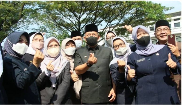 Kurang dari 24 Jam Jadi Wali Kota, Yana Langsung Tancap Gas Lantik 130 Pejabat