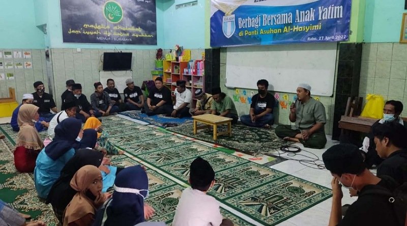 Pokja Wartawan DPRD Surabaya Berikan Santunan Kepada Anak Yatim