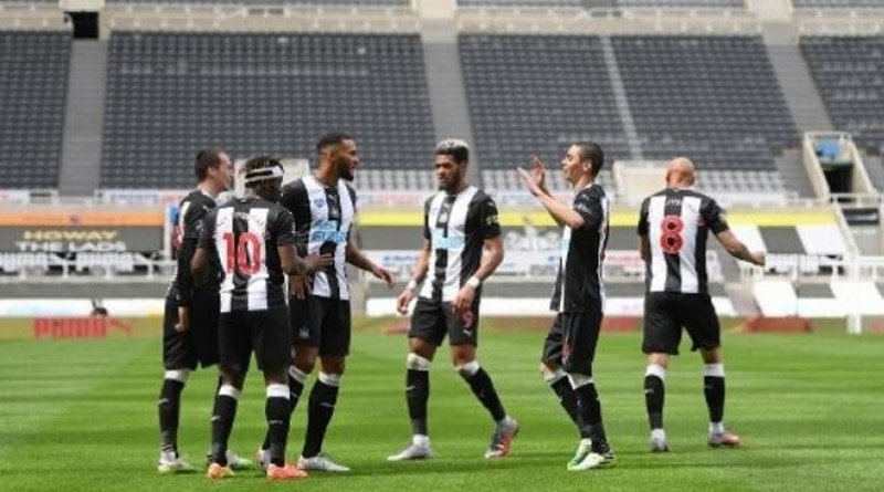 Newcastle United Bungkam Leicester City 2-1