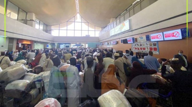 Ada Rombongan Jemaah Datang 12 Jam Lebih Awal, Bandara King Abdulaziz Arab Saudi Penuh Sesak