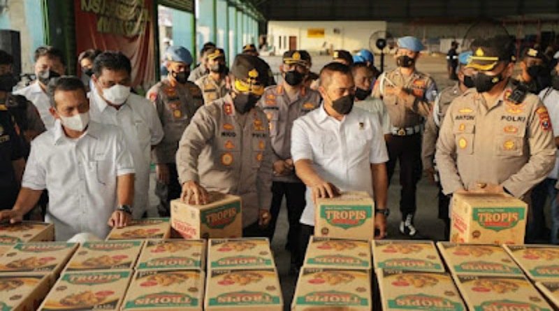 Satreskrim Polres Tanjung Perak Gagalkan Penyelundupan Ribuan Kemasan Minyak Goreng Ilegal Tujuan Dili Timor Leste