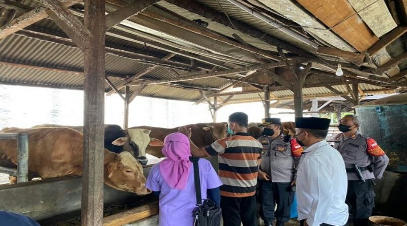 Antisipasi PMK, Polresta Cirebon dan Puskeswan Ciledug Sidak Peternakan