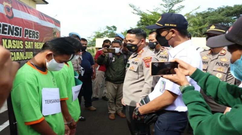 Polres Cianjur Ringkus 3 Pelaku Pencuri Besi Rel Kereta Api