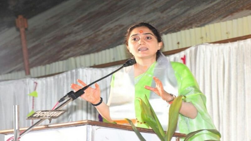 Hina Nabi Muhammad Saw, Jubir Partai Mumbai India Dipecat