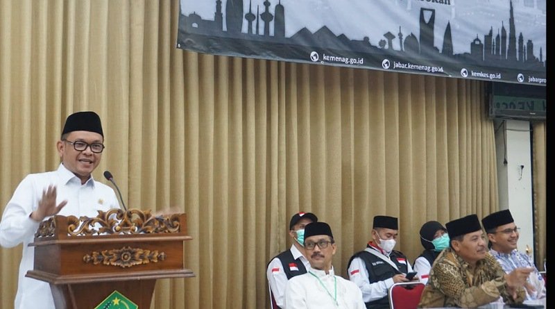 Lepas Jamaah Haji Asal Kabupaten Bandung, Kang Ace Minta Pemerintah Terus Tingkatkan Layanan Terbaik