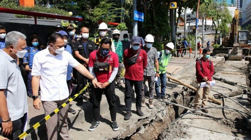 Kondisinya Semrawut, Walikota Eri Cahyadi Minta Kabel Fiber Optik Ditata
