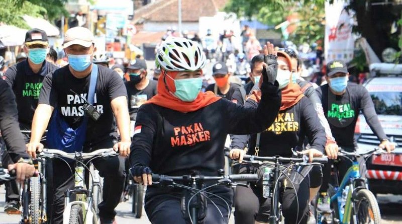 Peringatan Satu Suro Khofifah Ajak Gowes Bareng