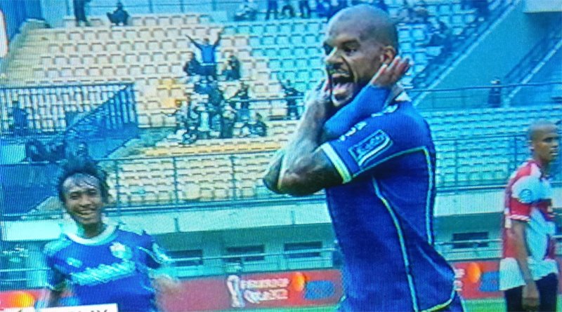 Maung Bandung Terluka Dibungkam Madura United