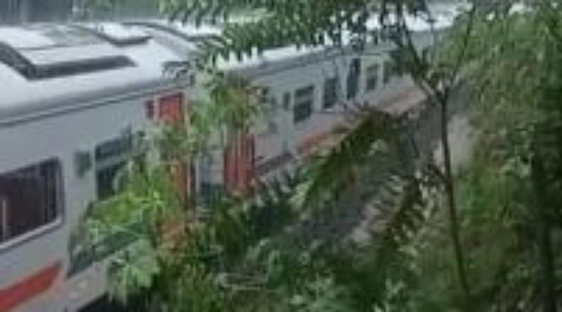 Perjalanan KA Solo-Semarang Terhambat Banjir di Kalioso