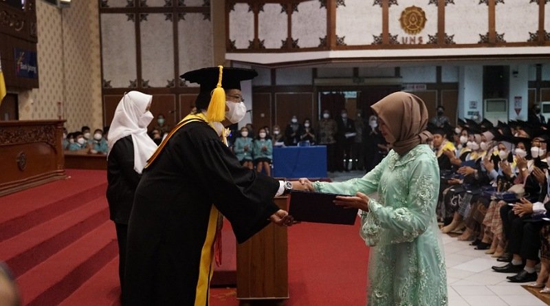 Mengharukan Rika Kurnia Wati Meninggal Sebelum Wisuda Sarjana UNS