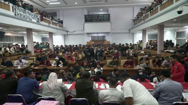 Bupati Garut dan Pimpinan DPRD Terima Audiensi Terkait Penolakan Kenaikan Harga BBM