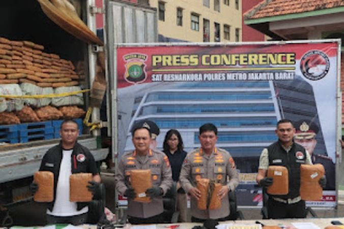Jaringan Peredaran Narkoba Jenis Ganja Seberat 304 Kg Berhasil Diungkap