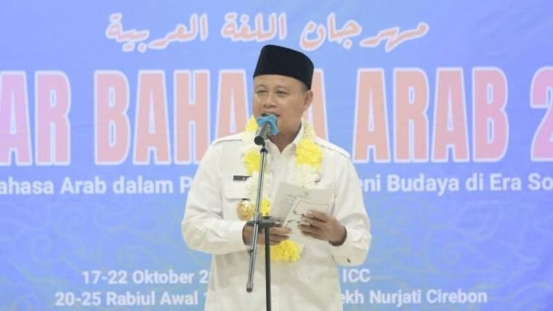 Uu Ruzhanul: Pemuda, Jangan Gengsi Belajar Bahasa Arab!