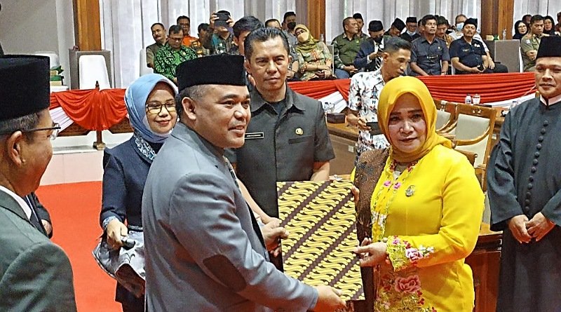 Dilantik Jadi PAW DPRD Kab. Bandung, Hj. Evi Rianti Akhirnya Resmi jadi Anggota Dewan