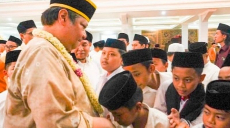 Ribuan Santri Ponpes Al Fitroh Sukabumi Doakan Airlangga Jadi Presiden