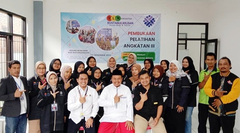 Gandeng Sektor Ril, Santri Bustanul Wildan Cileunyi Tak Hanya Pinter Ngaji