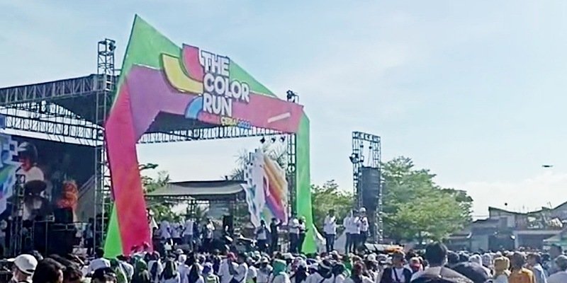 Dihadiri H Cuncun dan HM Dadang Supriatna, Colour Run Soljer Dipadati Ribuan Pengunjung