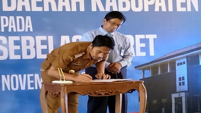 Pemkab Madiun Hibahkan Aset ke UNS untuk PSDKU di Kampus Caruban
