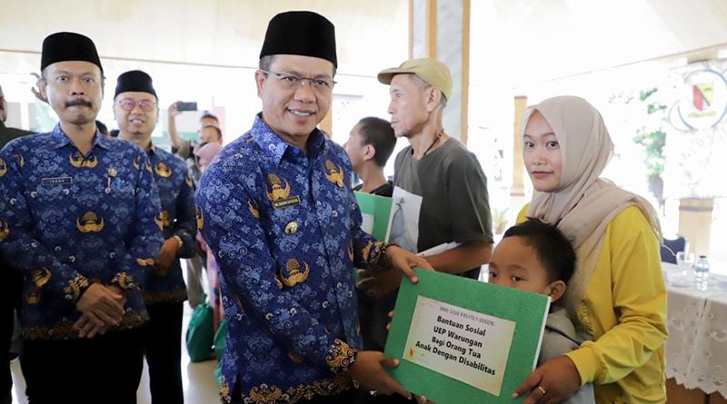 5.719 Penerima Manfaat Terima Bansos dari Pemkab Bandung
