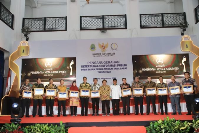 Kota Bandung Ulangi Prestasi Sebagai Kota/Kabupaten Informatif Tahun 2022