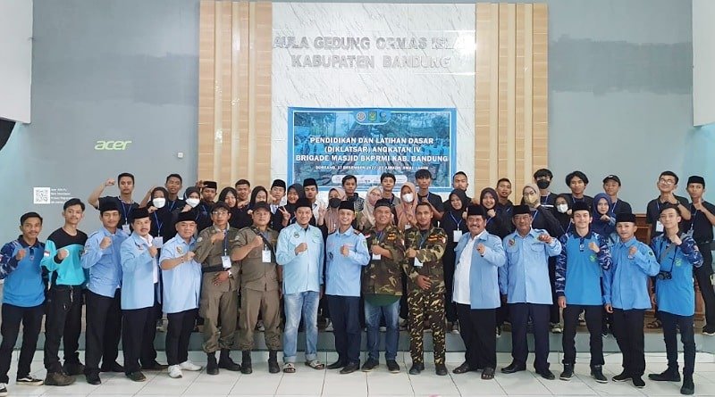 Ketum BKPRMI Kab. Bandung Buka Diklatsar Brigade Masjid
