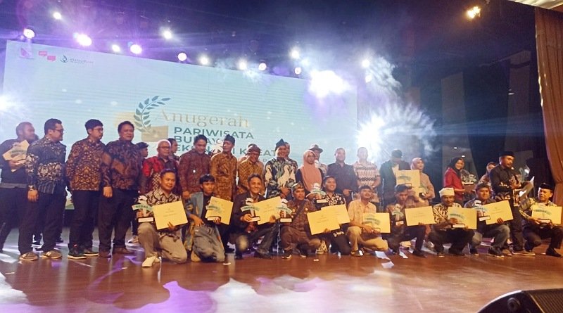 Pemkab Bandung Beri Penghargaan Anugerah Pariwisata, Budaya dan Ekonomi Kreatif Tahun 2022