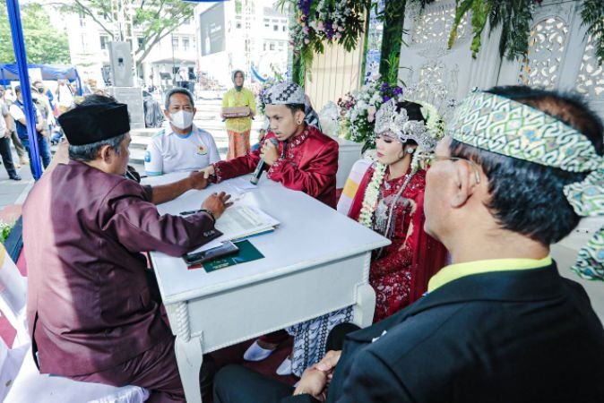 Nikah Massal, 48 Pasang Kekasih Resmi Jadi Pasutri