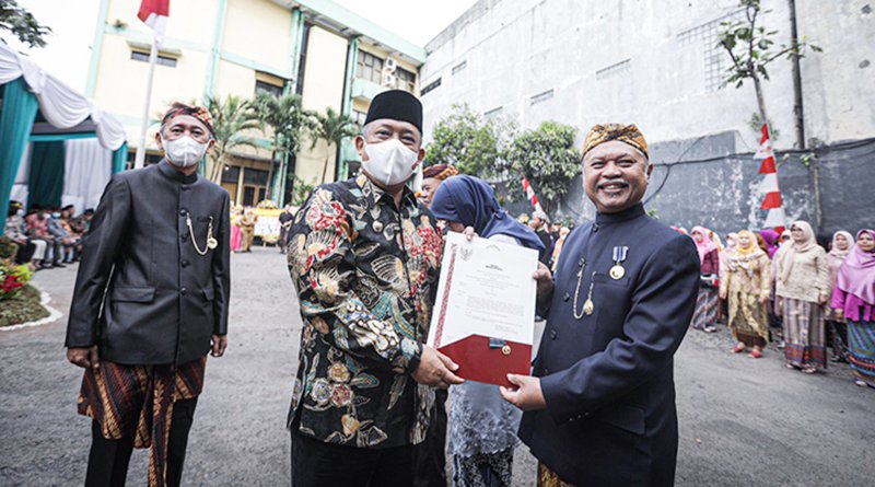 Pada HAB ke-77 Kemenag, Pemkot Bandung Serahkan Sertifikat Tanah Rumah Ibadah