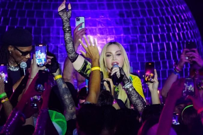 MUSIK | Di Usia ke-64, Rencanakan Adakan Tur Lagi, Madonna, "Saya Ini Makhluk Panggung!"